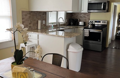 New Bern House | Charming 3-bedroom house with AC, WiFi, Outdoor Decking in adorable New Bern