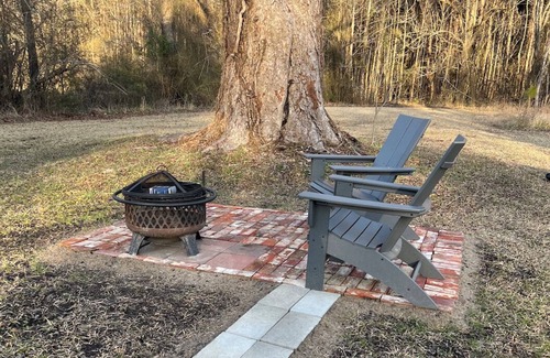 New Bern House | Charming 3-bedroom house with AC, WiFi, Outdoor Decking in adorable New Bern