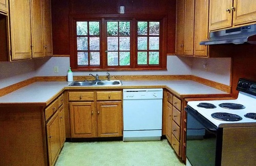 Cedar Hills House | Charming 3-bedroom house surrounded by old-growth forest, Portland