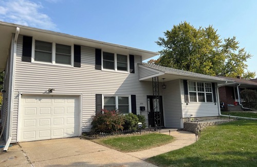 Rockford House | Charming 3-bedroom house with WiFi, AC in Rockford