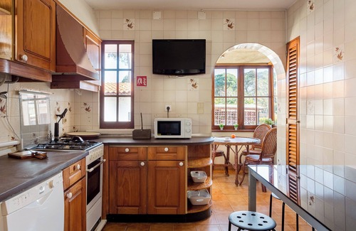 Banzao Apartment | Charming 3-Bedroom House with Annex, BBQ and Terrace