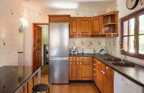 Banzao Apartment | Charming 3-Bedroom House with Annex, BBQ and Terrace