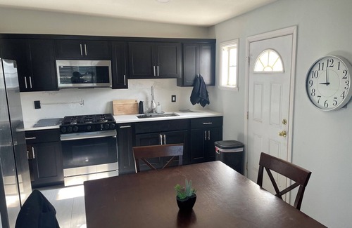 Biggs Field House | Charming 3-bedroom house in lovely El Paso with WiFi, AC