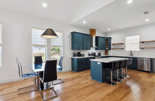 Arabi House | Charming 3-bedroom house with AC and WiFi in Arabi