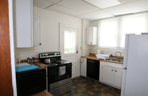 Athens House | Charming 3-bedroom house with WiFi and AC in Athens