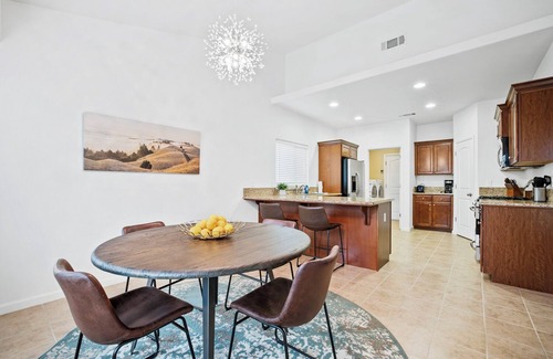 Fresno House | Charming 3-bedroom house in lovely Fresno with WiFi, AC