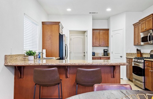 Fresno House | Charming 3-bedroom house in lovely Fresno with WiFi, AC