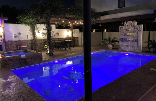 Bonanza House | Charming 3-bedroom house with WiFi and AC in fabulous Laredo,