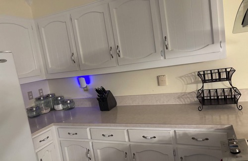 Saint Elmo House | Charming 3-bedroom house with AC, WiFi Mobile
