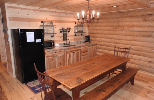 McHenry Cabin | Charming 3-bedroom log home with detached game and activities space