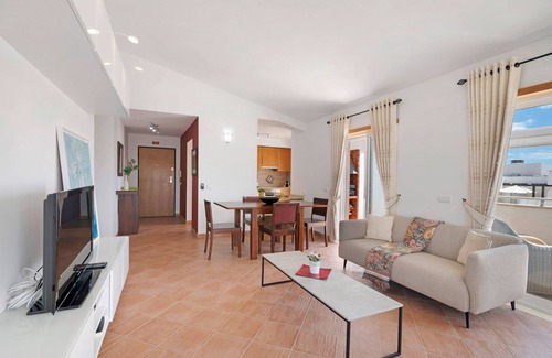 Santa Luzia Apartment | Charming 3-Bedroom Apartment 'Santa Luzia' with Shared Pool, Wi-Fi and Air Conditioning