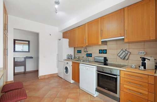 Santa Luzia Apartment | Charming 3-Bedroom Apartment 'Santa Luzia' with Shared Pool, Wi-Fi and Air Conditioning