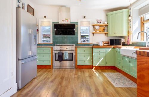 Christchurch Villa | Charming 3-Bedroom Retreat