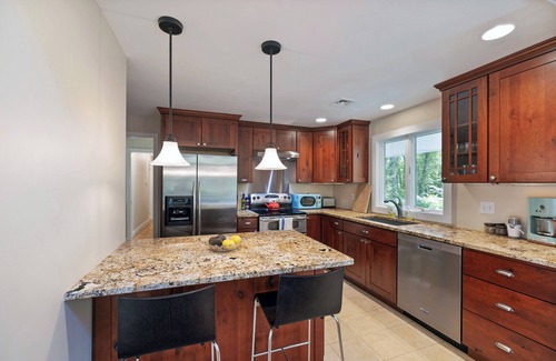 Weston House | Charming 3-bedroom Ranch in Weston Near Westport & Fairfield