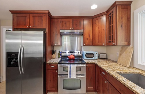 Weston House | Charming 3-bedroom Ranch in Weston Near Westport & Fairfield