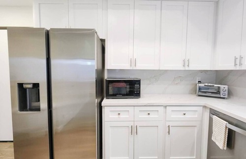 Gardena House | Charming 3-bedroom townhome Central to Amusement Parks, with AC, WiFi