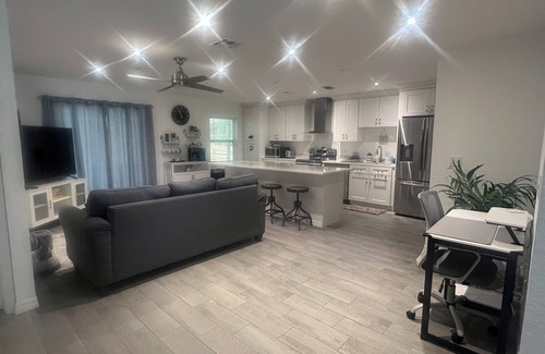 Orlando House | Charming 3-bedroom townhome with an enclosed patio in lovely Orlando.