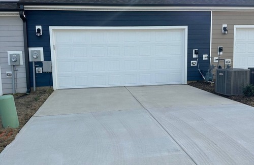 Raleigh House | Charming 3-bedroom townhome! It's cozy, pristine & 15 minutes to awesome Raleigh