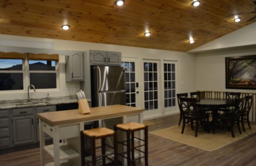 Blowing Rock Cottage | Charming 3-bedroom cottage in peaceful Blowing Rock with stunning views.