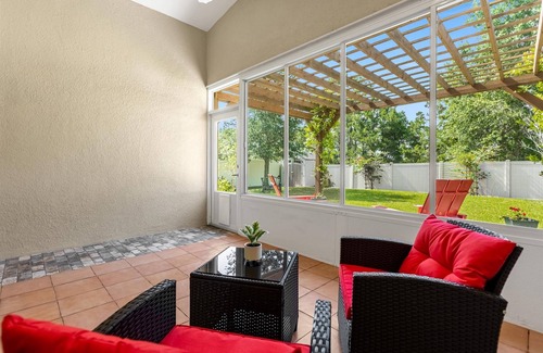 Haines City House | Charming 3-bedroom house in fantastic Haines City with WiFi, AC, near Disney