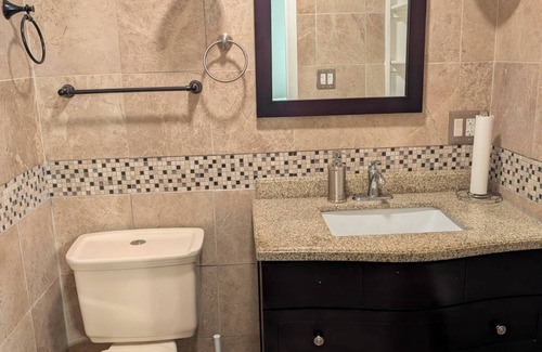 Lawrence House | Charming 3-bedroom house Cozy Corner Homestay