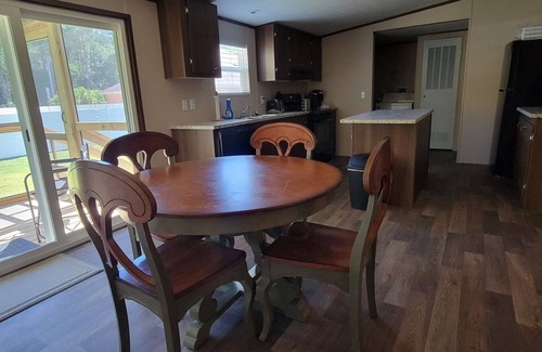 Mary Esther House | Charming 3-bedroom 2-bath home with WiFi and AC in delightful Mary Esther