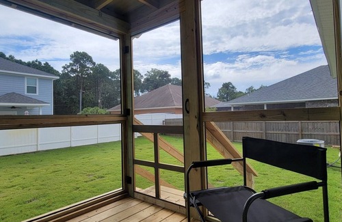 Mary Esther House | Charming 3-bedroom 2-bath home with WiFi and AC in delightful Mary Esther