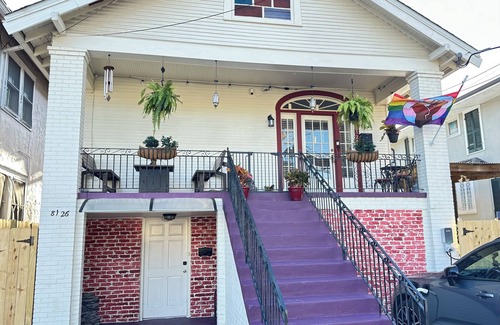 East Carrollton House | Charming 3-bedroom house with WiFi and AC in enchanting New Orleans