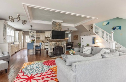 Pine Point House | Charming 3-bedroom house steps to Pine Point Beach with backyard oasis