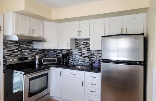 Stone Harbor House | Charming 3-bedroom townhome 2 blocks from ocean and bay, in town of Stone Harbor