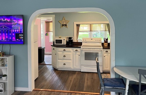 Verona Beach House | Charming 3-bedroom camp in peaceful Verona Beach