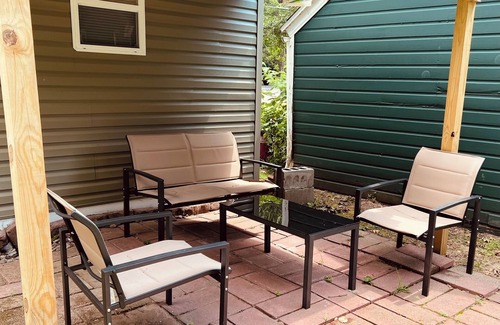 Verona Beach House | Charming 3-bedroom camp in peaceful Verona Beach