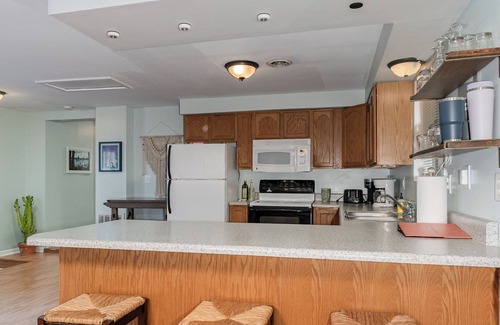 Northeastern Michigan House | Charming 3-bedroom vacation house in East Tawas on Tawas Bay Point.