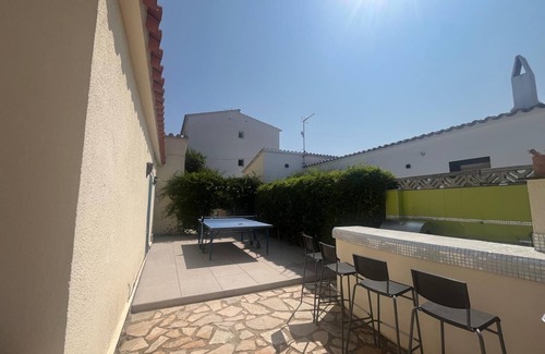 L'Escala Villa | Charming 3-bedroom villa with private pool, parking, AC and WiFi in L'Escala