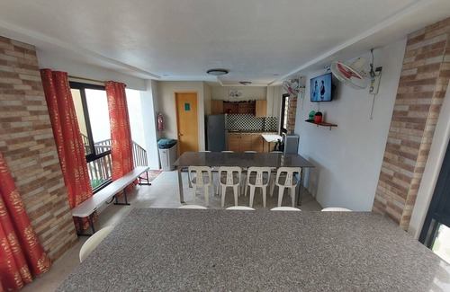 Calamba Villa | Charming 3 Bedrooms with natural hotspring