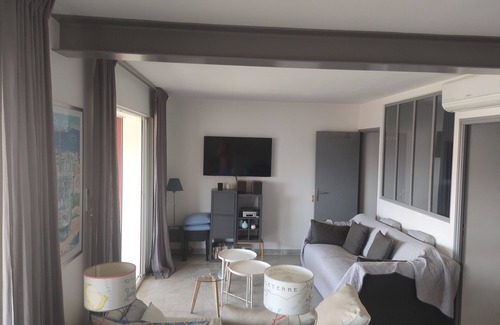 Bandol Apartment | Charming 3-room apartment 250 meters from Bandol's beaches and coves!