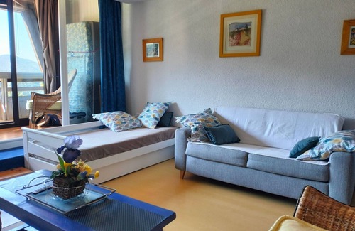 Villard-de-Lans Apartment | Charming 35m² Studio, Ski-in/Ski-out Access, Sleeps 4/5, Balcony, Fully Equipped