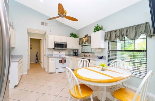 Indian Ridge House | Charming 3Bd w/Pool Close to Disney @ 7826 Indian Ridge