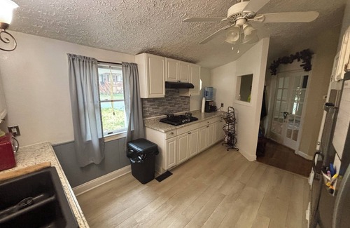 Chesapeake Ranch Estates-Drum Point House | Charming 3BR - 2BA Comfy Home Near Beach, fun & relaxation-Perfect Getaway Spot!