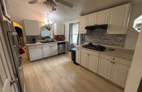 Chesapeake Ranch Estates-Drum Point House | Charming 3BR - 2BA Comfy Home Near Beach, fun & relaxation-Perfect Getaway Spot!