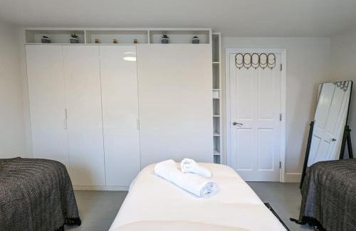 Seven Sisters Apartment | Charming 3BR in Trendy Tottenham Neighborhood