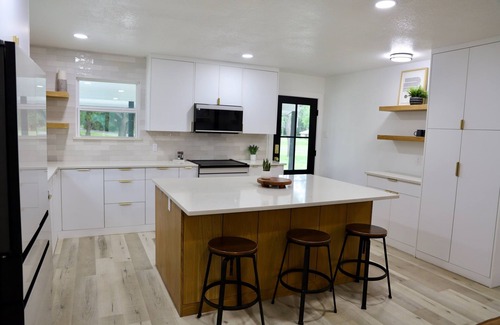 Belton House | Charming 3BR Retreat Near Lake Belton w/Wi-Fi & Sports Court