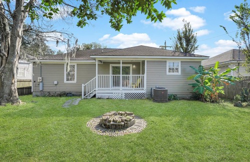 Eastside House | Charming 3BR Savannah Home - Short Walk to SCAD Buildings & Forsyth Park