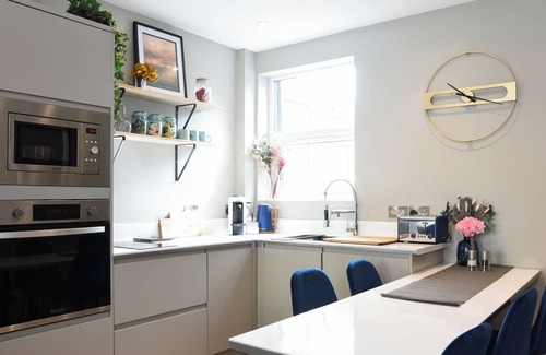 Portsmouth House | Charming 3BR Terrace House w/Garden*10min to Beach