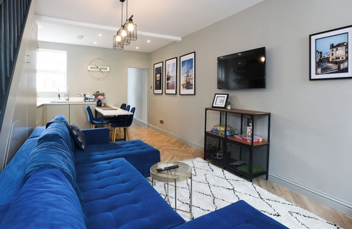 Portsmouth House | Charming 3BR Terrace House w/Garden*10min to Beach