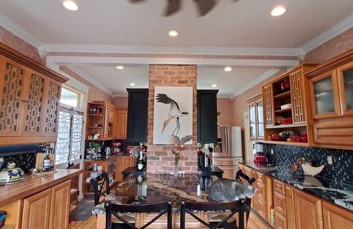 Belmont House | Charming 4-bedroom house in historic downtown Charlottesville with WiFi, AC