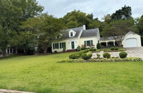 Starkville House | Charming 4-bedroom bungalow, ideal for gameday, & celebrating in Starkville, MS!
