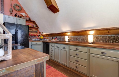 Lampe Cabin | Charming 4-bedroom cabin overlooking Table Rock Lake