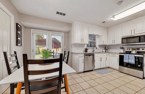 Kennesaw House | Charming 4-bedroom house in enchanting Kennesaw with AC, WiFi Private Pool