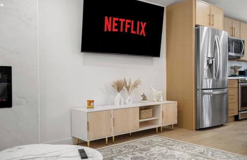 Inglewood-Finn Hill House | Charming 4-bedroom House With Fitness Room in Kirkland